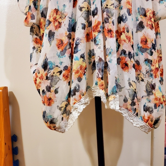 Mason & Mackenzie top - Picture 2 of 7